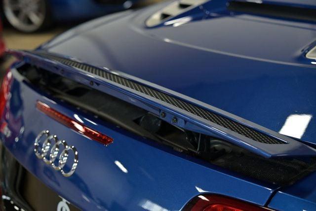 Photo of 2014 Sepang Blue Pearl Effect / Black Roof Audi R8