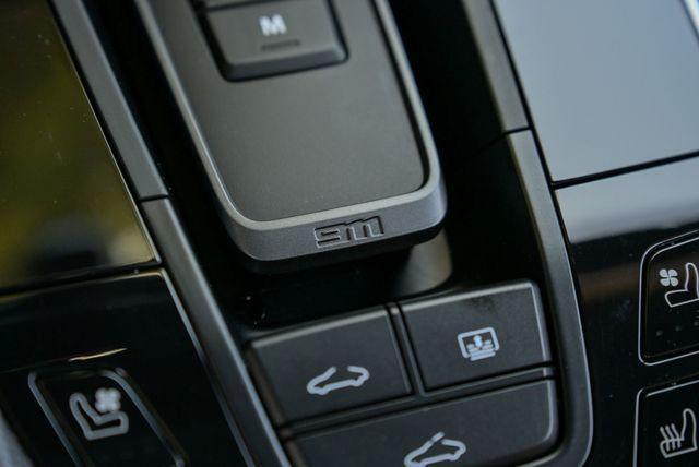 Photo of 2022 Jet Black Metallic Porsche 911