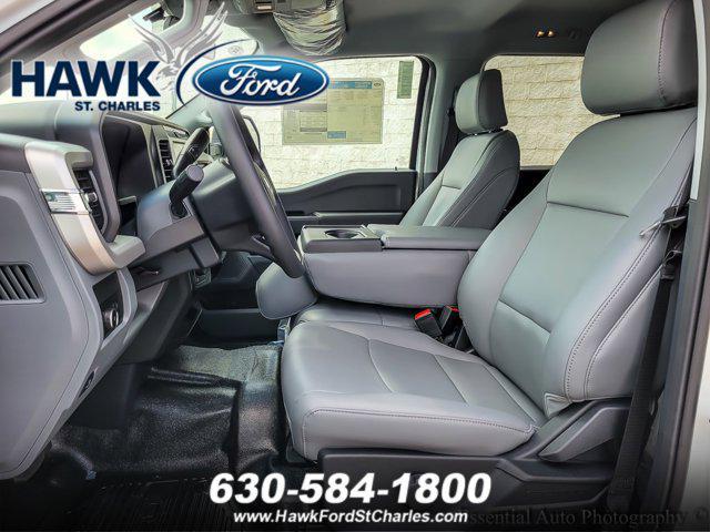Photo of 2025 Oxford White Ford F-250