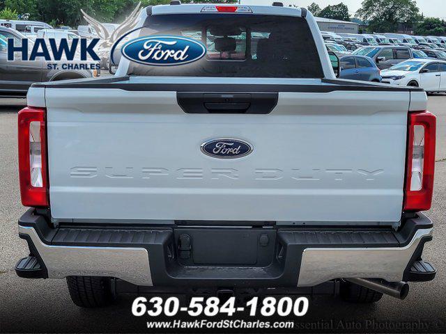 Photo of 2025 Oxford White Ford F-250