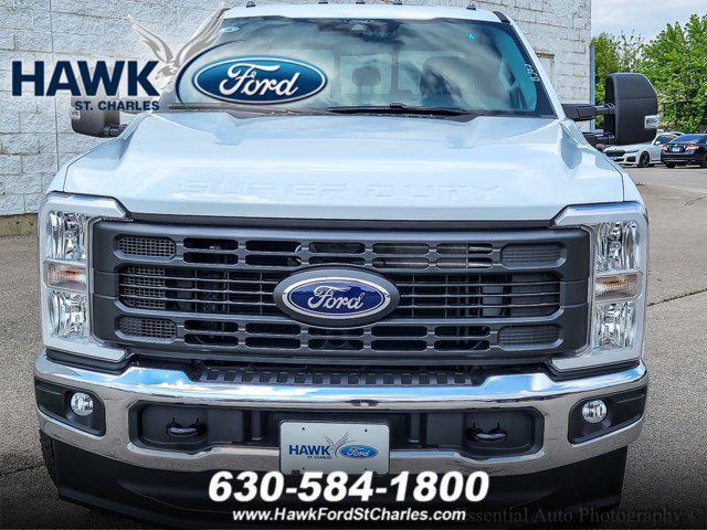 Photo of 2025 Oxford White Ford F-250