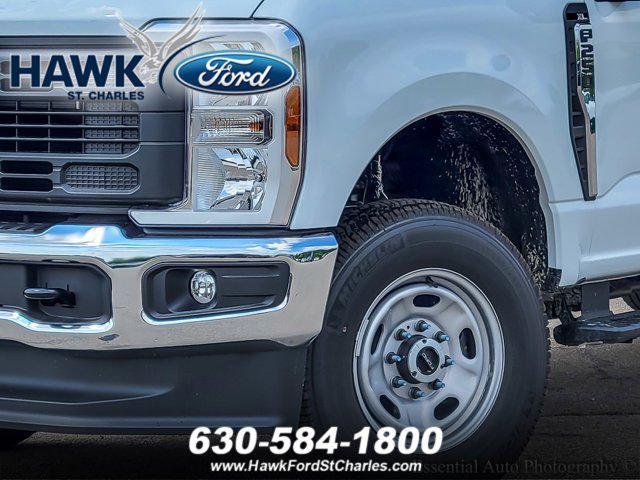 Photo of 2025 Oxford White Ford F-250