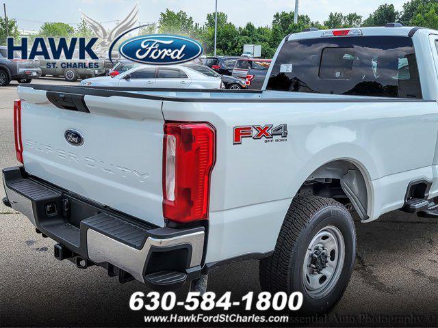 Photo of 2025 Oxford White Ford F-250
