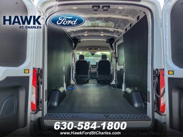Photo of 2025 Oxford White Ford Transit-250