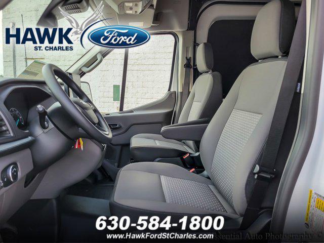 Photo of 2025 Oxford White Ford Transit-250