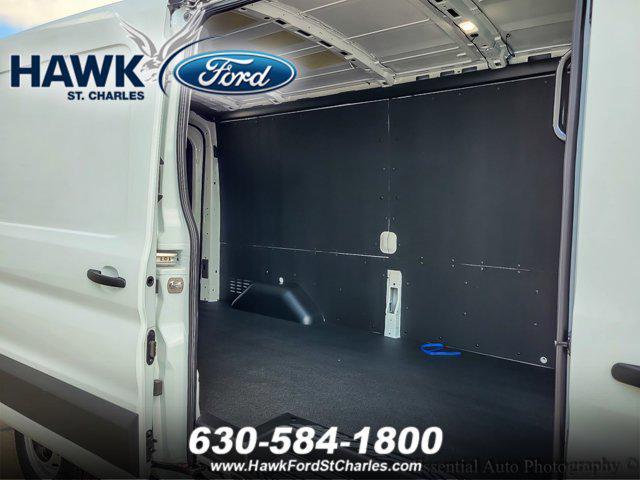 Photo of 2025 Oxford White Ford Transit-250