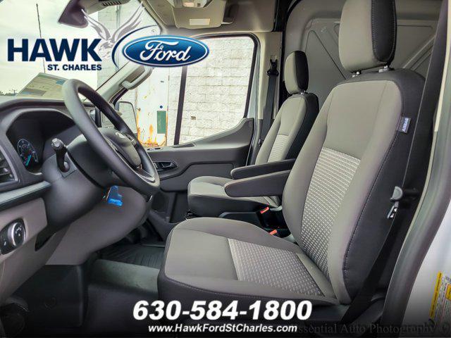 Photo of 2025 Oxford White Ford Transit-250
