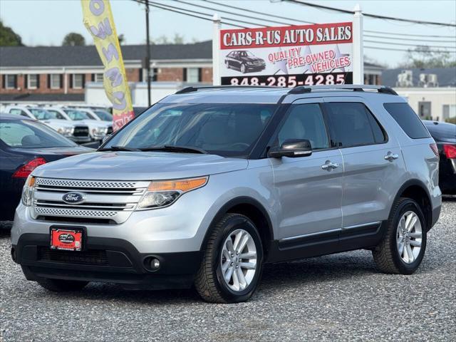 Photo of 2014 Ingot Silver Metallic Ford Explorer