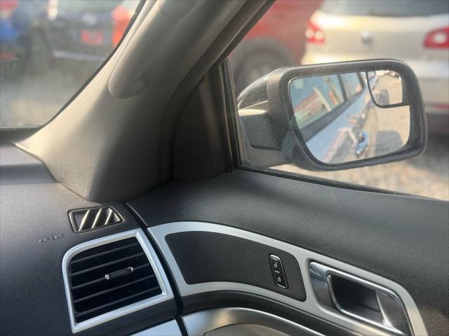 Photo of 2014 Ingot Silver Metallic Ford Explorer