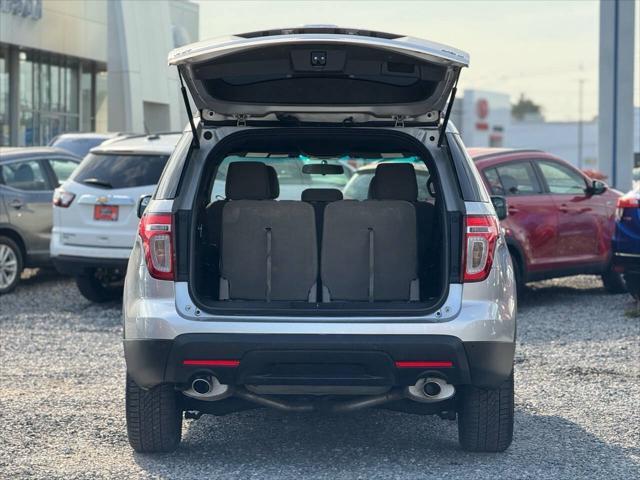 Photo of 2014 Ingot Silver Metallic Ford Explorer