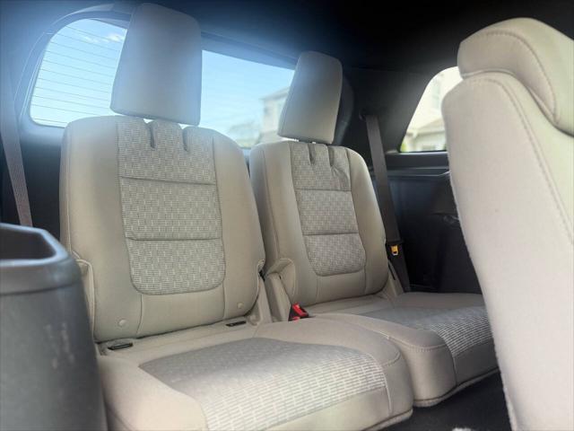 Photo of 2014 Ingot Silver Metallic Ford Explorer