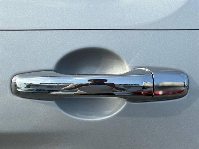 Photo of 2014 Ingot Silver Metallic Ford Explorer