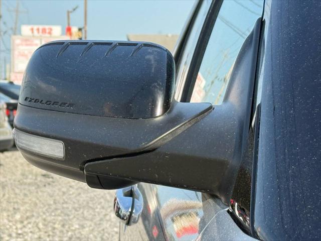 Photo of 2014 Ingot Silver Metallic Ford Explorer