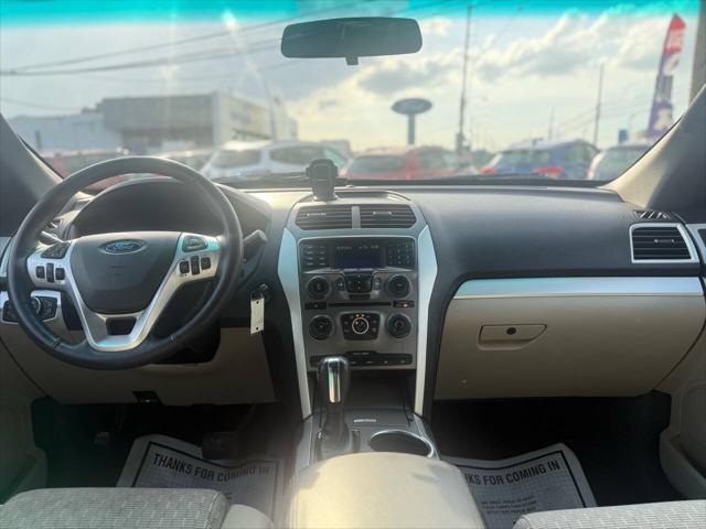 Photo of 2014 Ingot Silver Metallic Ford Explorer