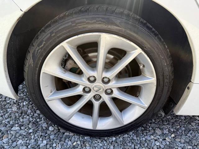 Photo of 2013 White Lexus CT 200h