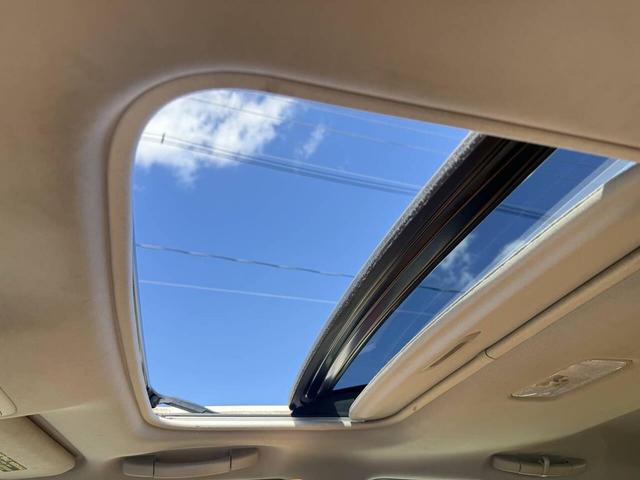Photo of 2013 White Lexus CT 200h