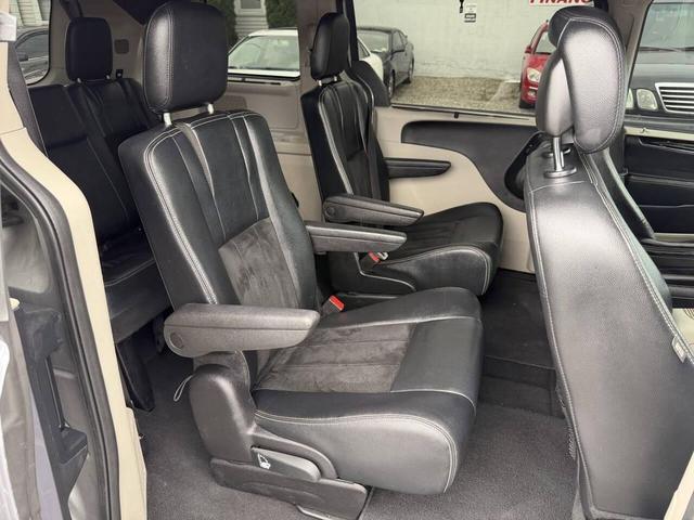 Photo of 2016 Billet Silver Metallic Clearcoat Dodge Grand Caravan