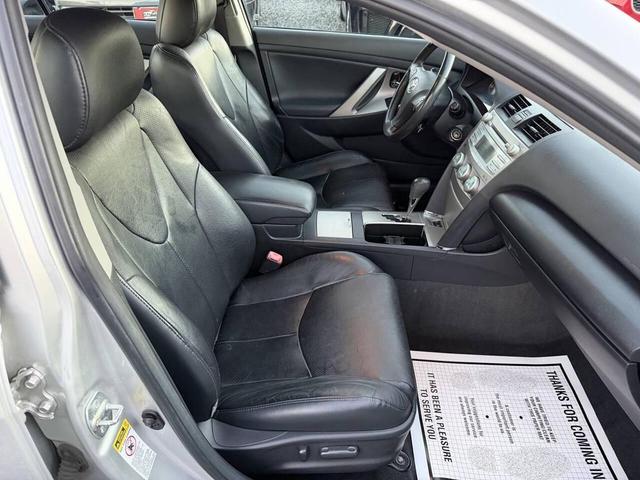 Photo of 2009 Classic Silver Metallic Toyota Camry