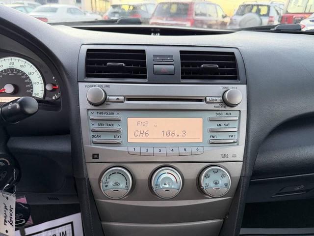 Photo of 2009 Classic Silver Metallic Toyota Camry