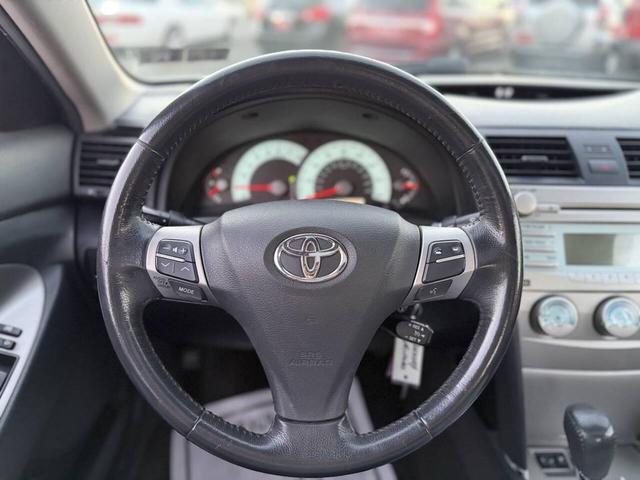 Photo of 2009 Classic Silver Metallic Toyota Camry