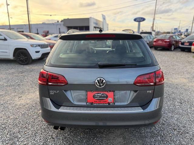 Photo of 2017 Platinum Gray Metallic Volkswagen Golf SportWagen