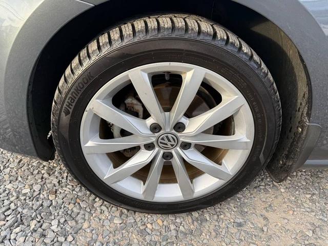 Photo of 2017 Platinum Gray Metallic Volkswagen Golf SportWagen