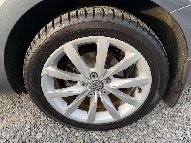Photo of 2017 Platinum Gray Metallic Volkswagen Golf SportWagen