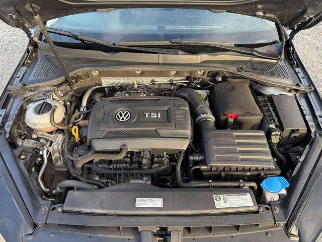 Photo of 2017 Platinum Gray Metallic Volkswagen Golf SportWagen
