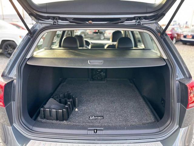 Photo of 2017 Platinum Gray Metallic Volkswagen Golf SportWagen