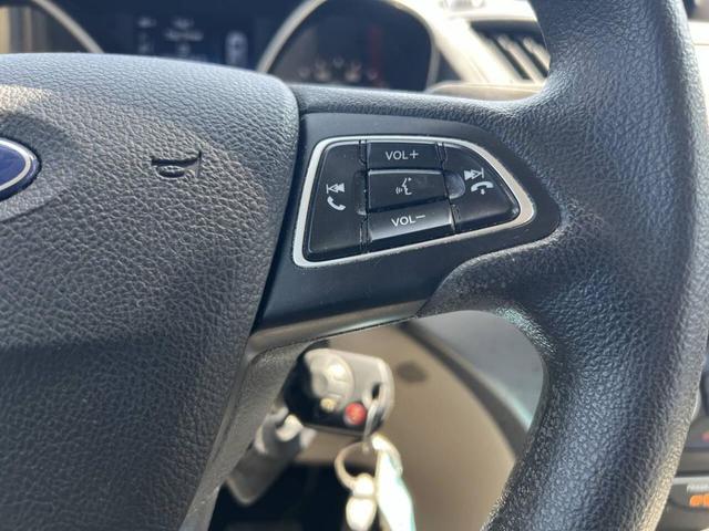 Photo of 2018 Ingot Silver Metallic Ford Escape