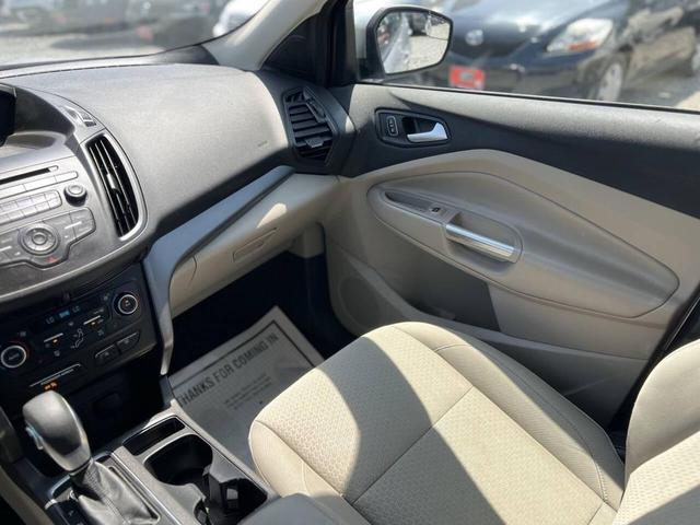 Photo of 2018 Ingot Silver Metallic Ford Escape