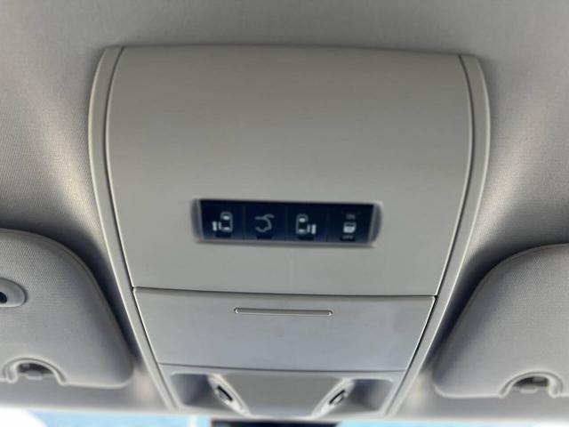Photo of 2011 Deep Cherry Red Crystal Pearlcoat Chrysler Town & Country