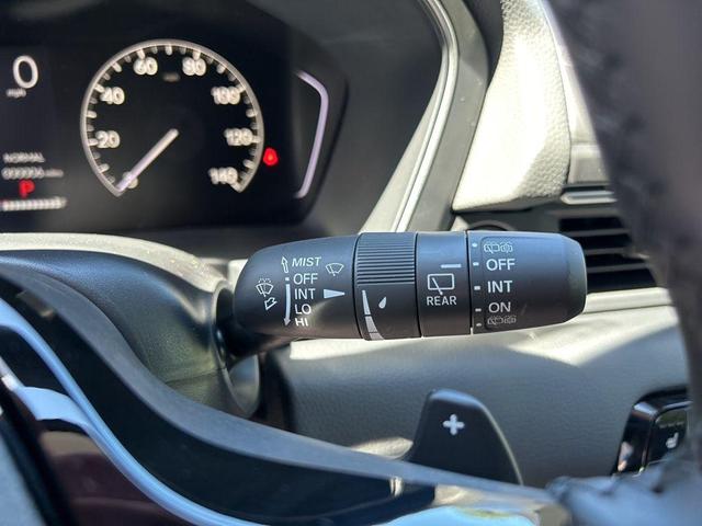 Photo of 2025 Platinum White Pearl Honda Pilot