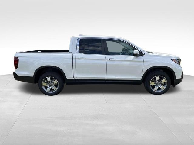Photo of 2025 Platinum White Pearl Honda Ridgeline
