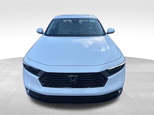 Photo of 2025 Platinum White Pearl Honda Accord Hybrid