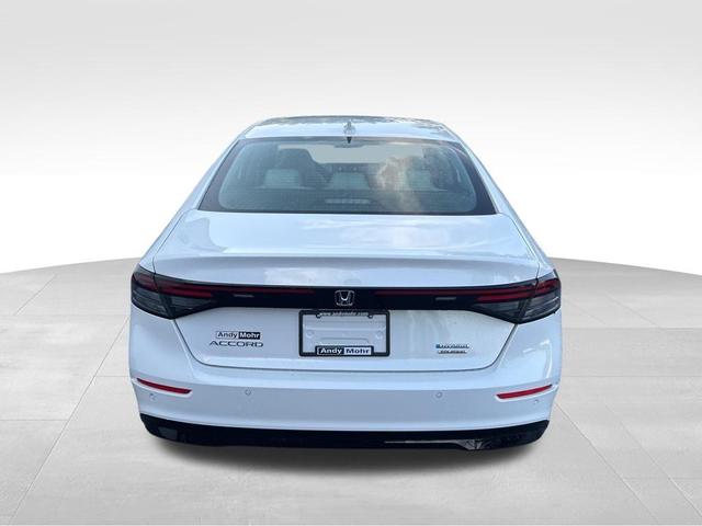 Photo of 2025 Platinum White Pearl Honda Accord Hybrid