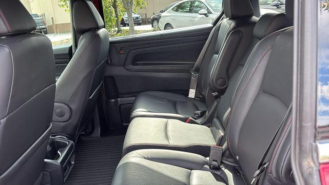 Photo of 2023 Radiant Red Metallic II Honda Odyssey