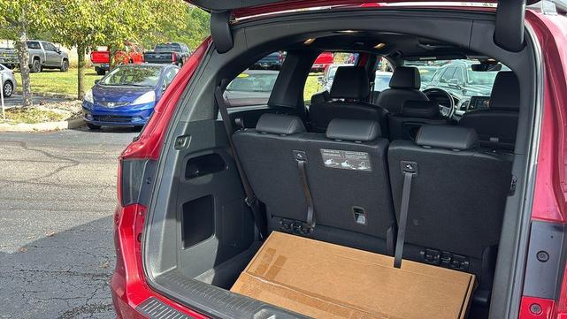 Photo of 2023 Radiant Red Metallic II Honda Odyssey