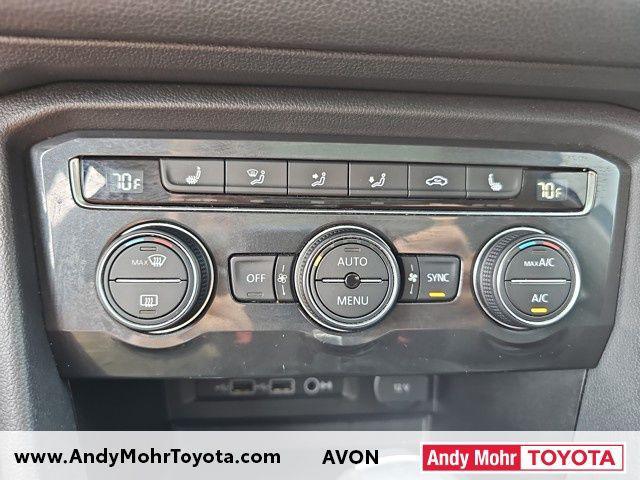Photo of 2018 Silk Blue Metallic Volkswagen Tiguan