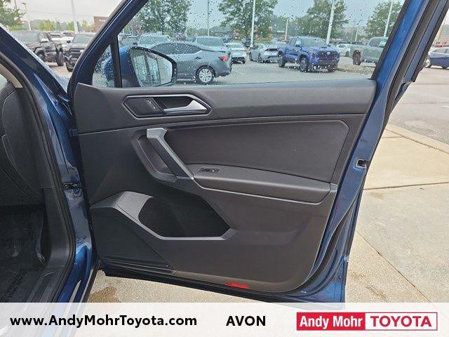 Photo of 2018 Silk Blue Metallic Volkswagen Tiguan