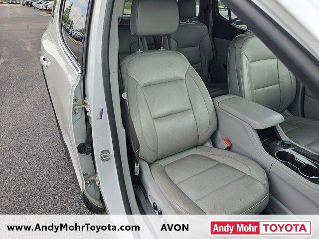 Photo of 2018 White Frost Tricoat GMC Acadia