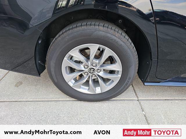 Photo of 2024 Midnight Black Metallic Toyota Sienna