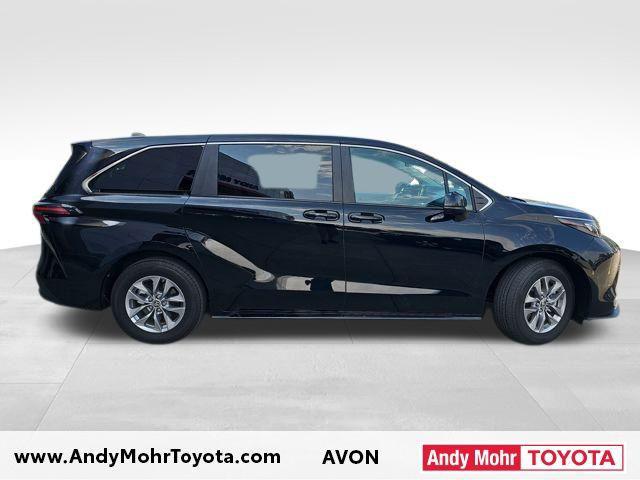 Photo of 2024 Midnight Black Metallic Toyota Sienna