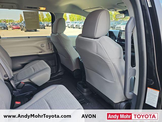 Photo of 2024 Midnight Black Metallic Toyota Sienna