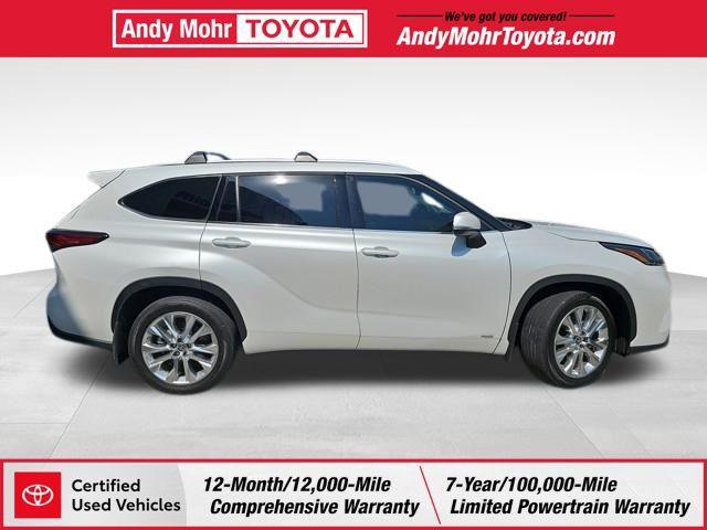 Photo of 2023 Wind Chill Pearl Toyota Highlander Hybrid