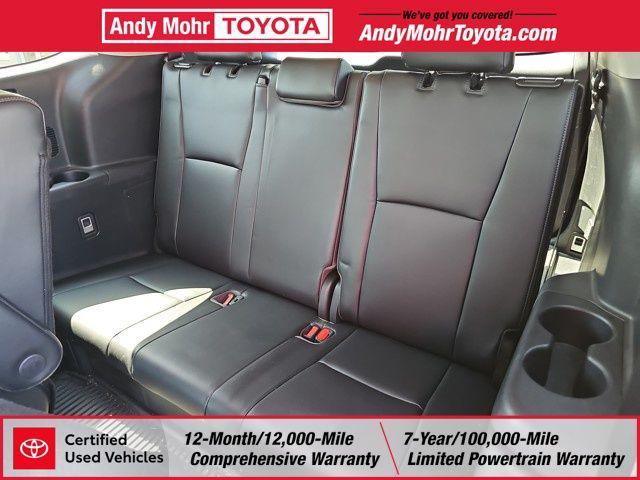Photo of 2023 Wind Chill Pearl Toyota Highlander Hybrid