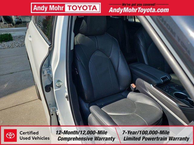 Photo of 2023 Wind Chill Pearl Toyota Highlander Hybrid