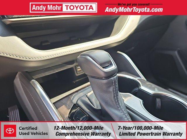 Photo of 2023 Wind Chill Pearl Toyota Highlander Hybrid