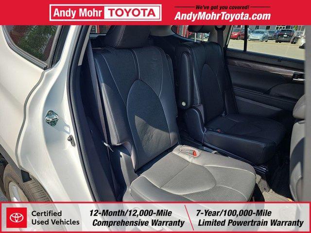Photo of 2023 Wind Chill Pearl Toyota Highlander Hybrid
