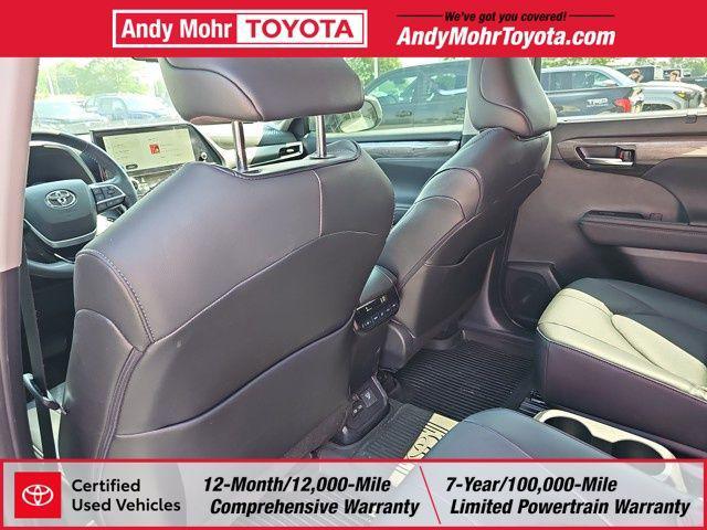 Photo of 2023 Wind Chill Pearl Toyota Highlander Hybrid